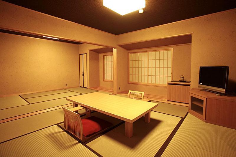 האקונה Masutomi Ryokan מראה חיצוני תמונה