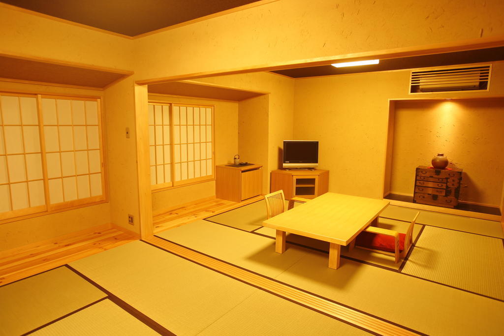 האקונה Masutomi Ryokan מראה חיצוני תמונה
